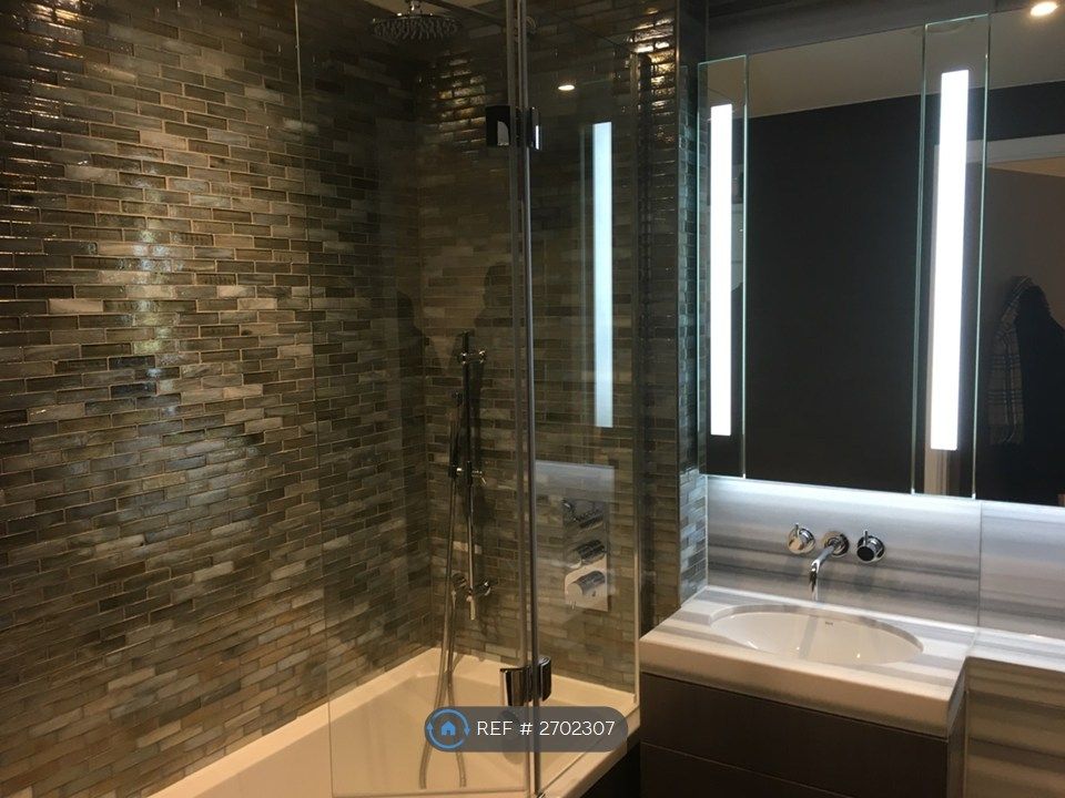 Property photo 3 of 7 Bathroom