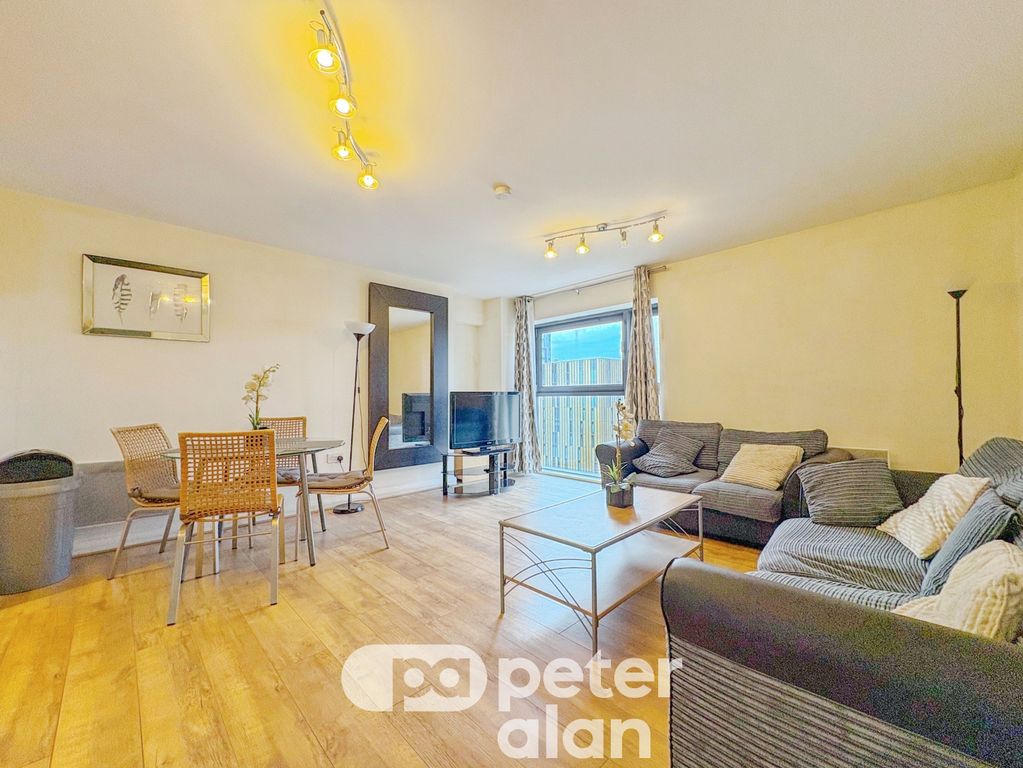 Property photo 3 of 16 Living Room