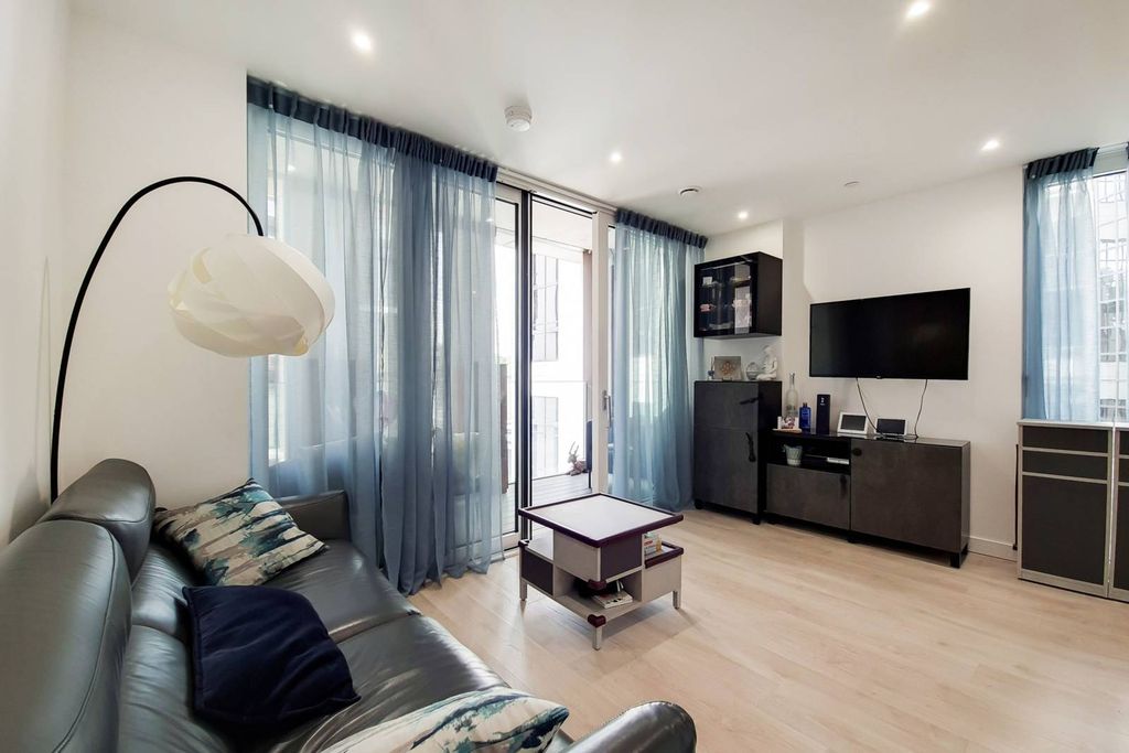 Property photo 3 of 10