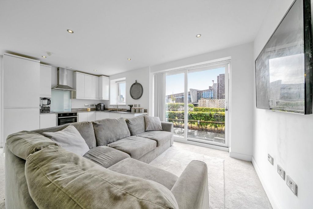 Property photo 2 of 17 1343881-16-68Ad9Dfa7F40A.Jpg