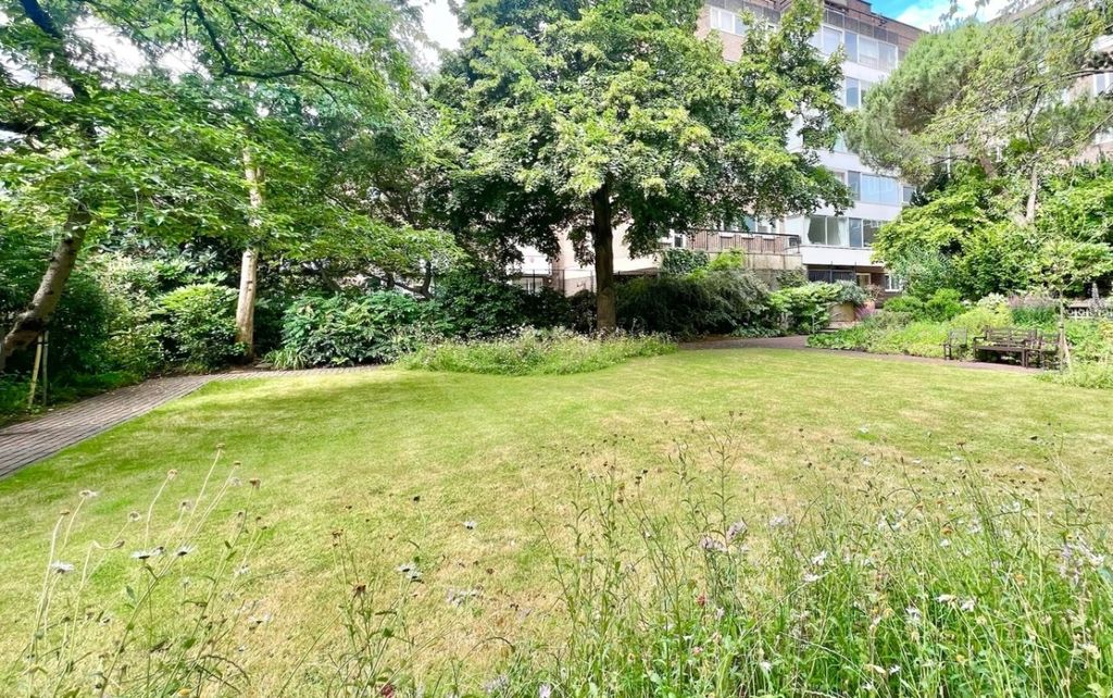 Property photo 2 of 12 1