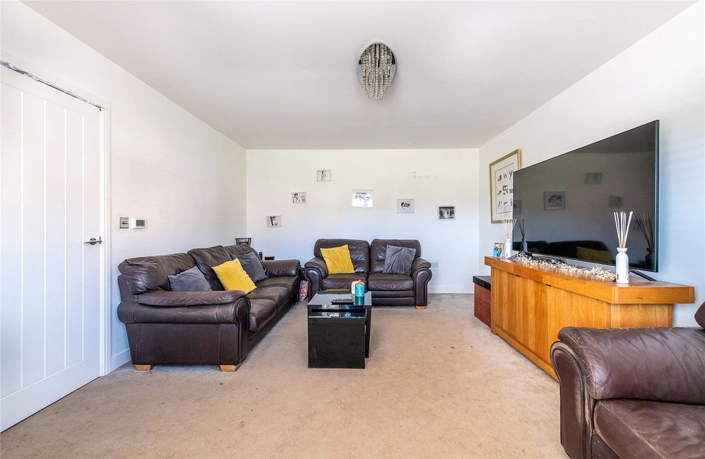 Property photo 2 of 19 Picture 2