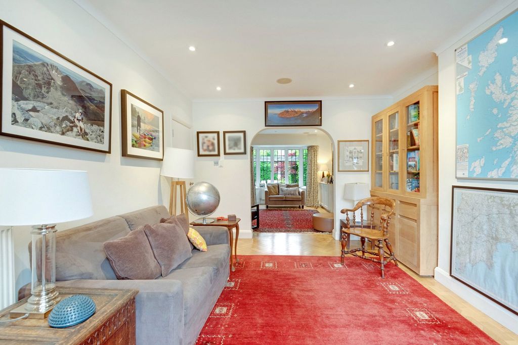 Property photo 2 of 11 Picture No. 15