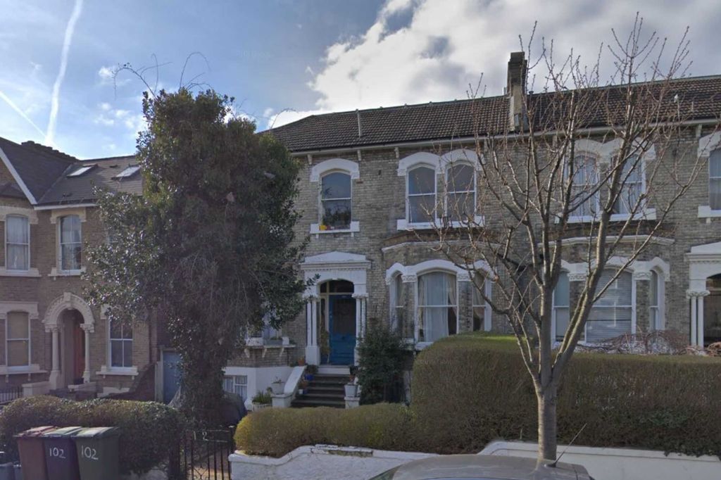 Property photo 2 of 8 Flat D, 102 Breakspears Road, Brockley, London, Se4 1Ud