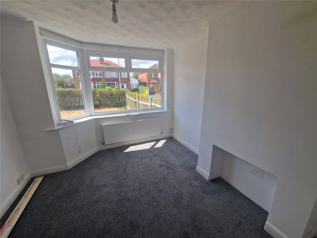 Property photo 2 of 14 Picture No. 12