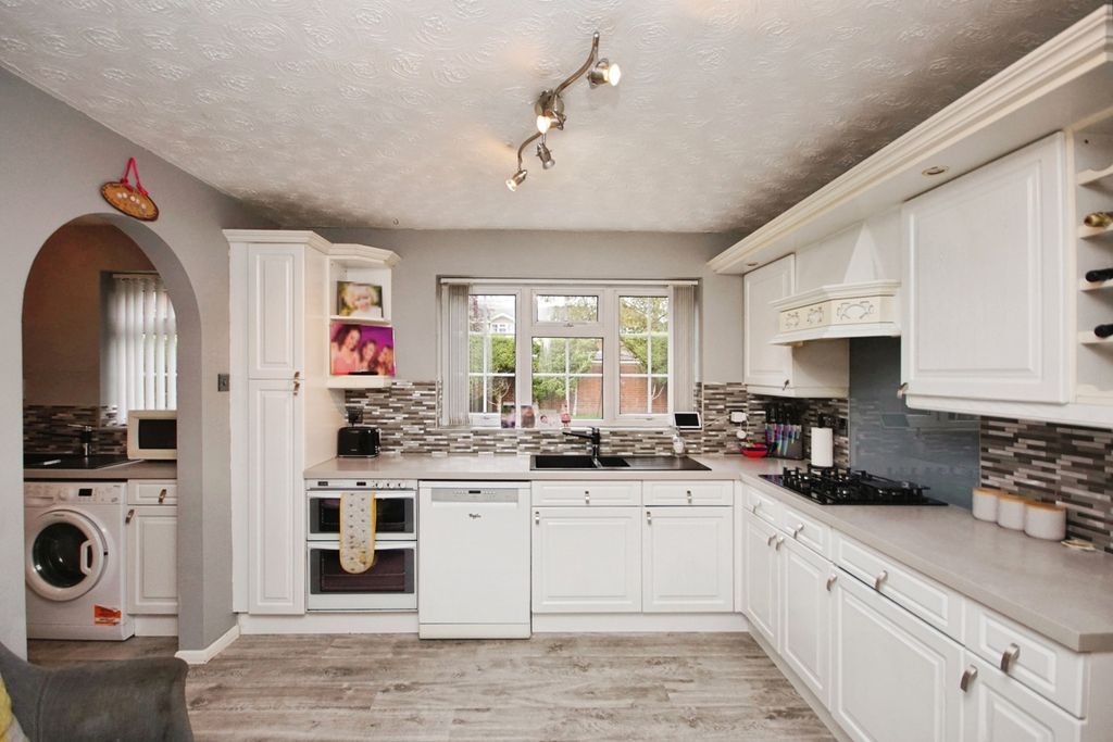 Property photo 3 of 17 Photo