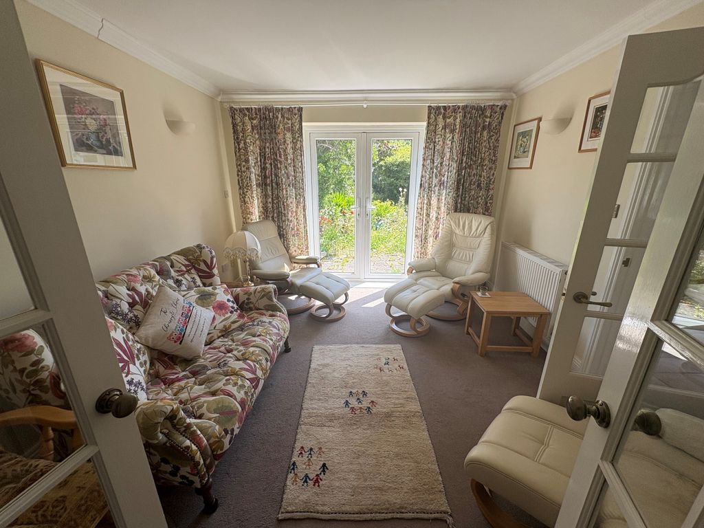 Property photo 3 of 17 Garden Room