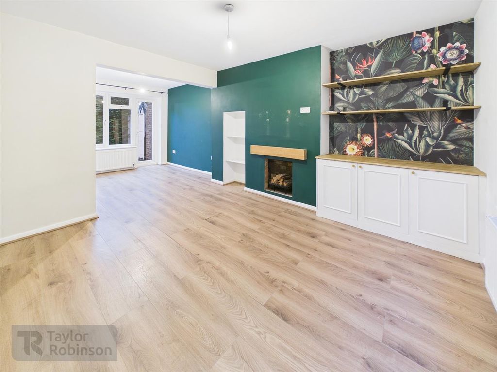 Property photo 2 of 13 Cam02600G0-Pr0642-Still008.Jpg