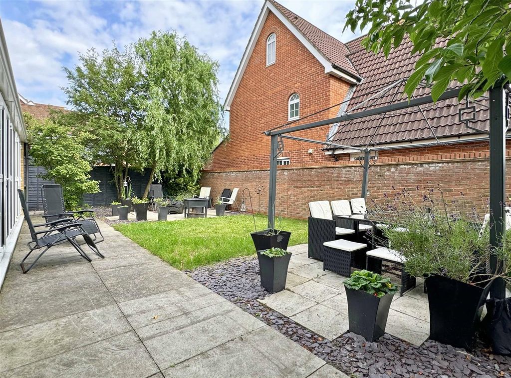 Property photo 2 of 29 Garden B..Jpg