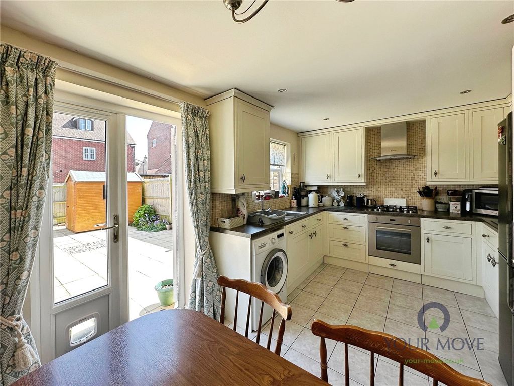 Property photo 3 of 22 Kitchen