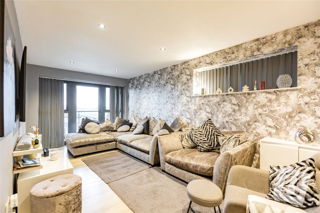 Property photo 2 of 11 Lounge/Diner/Kitchen