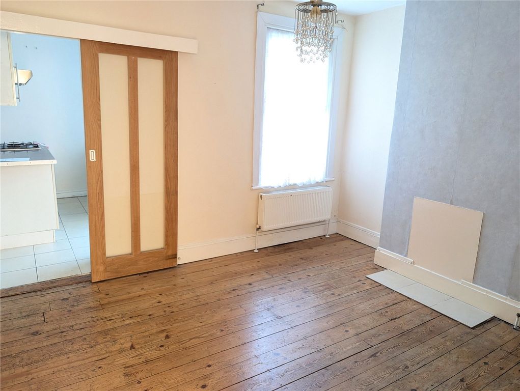 Property photo 3 of 7 Picture No. 06
