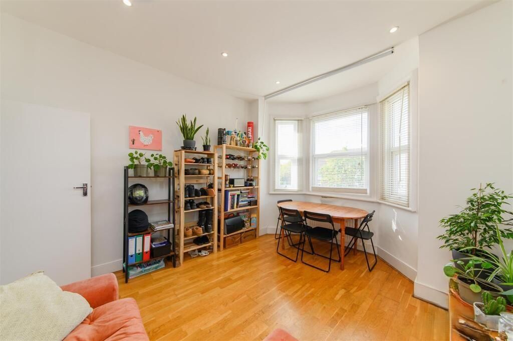 Property photo 3 of 10 5