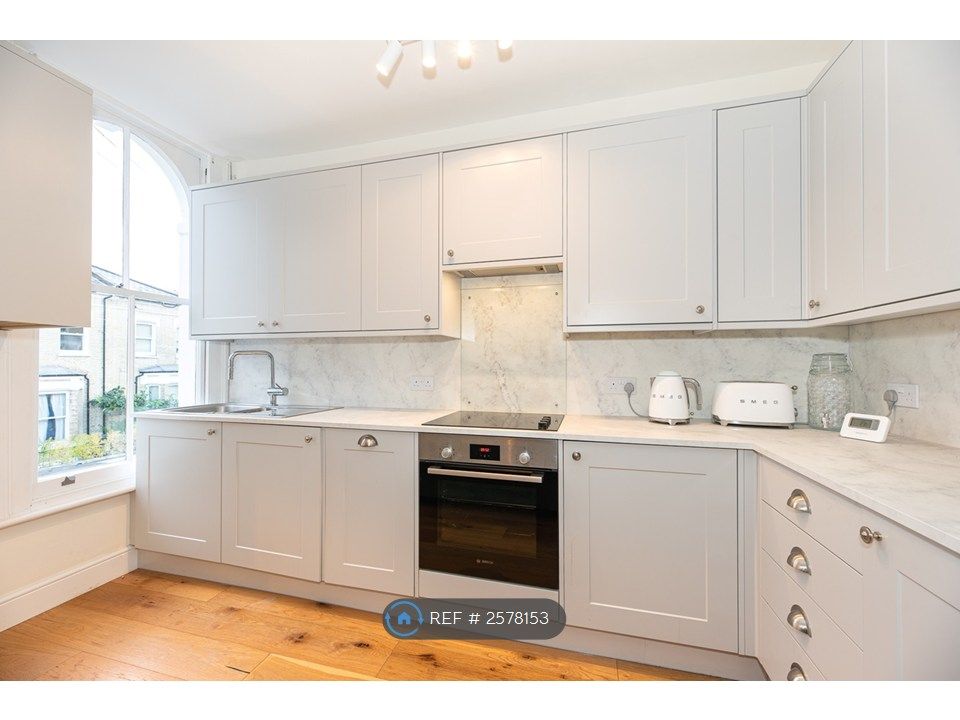 Property photo 2 of 14 Kitchen