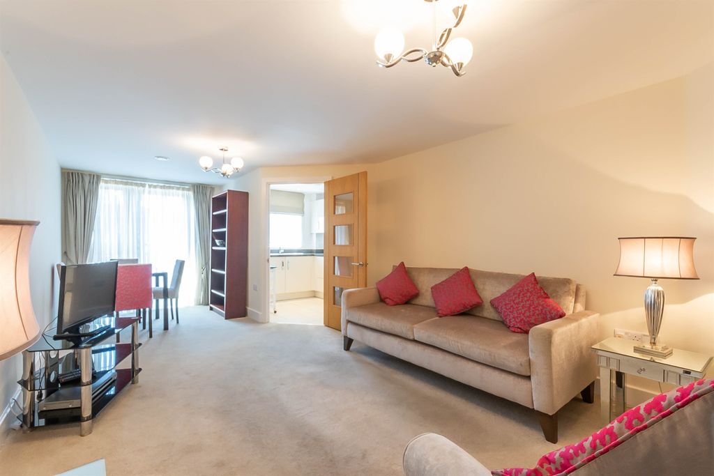 Property photo 3 of 17 Lounge Diner