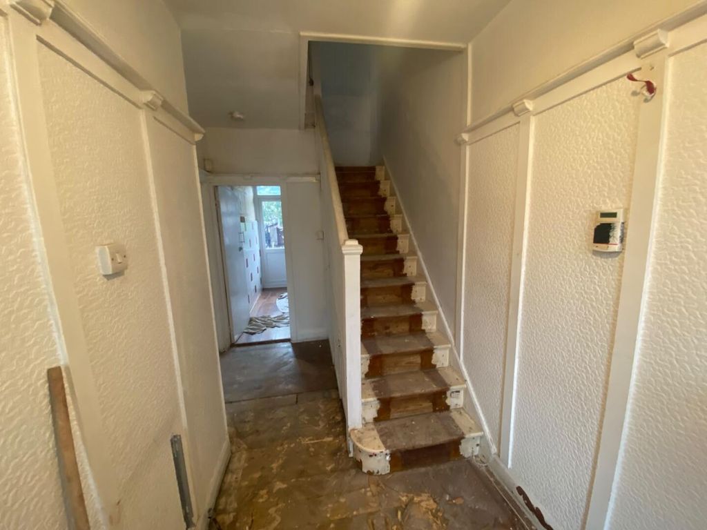 Property photo 2 of 15 Hallway