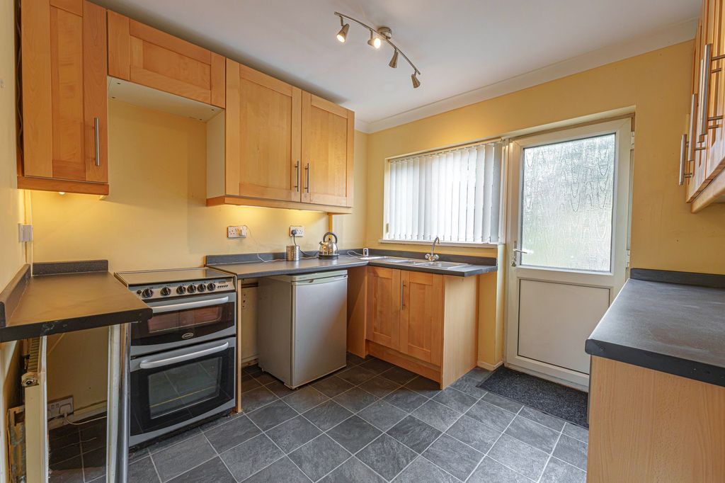 Property photo 2 of 34