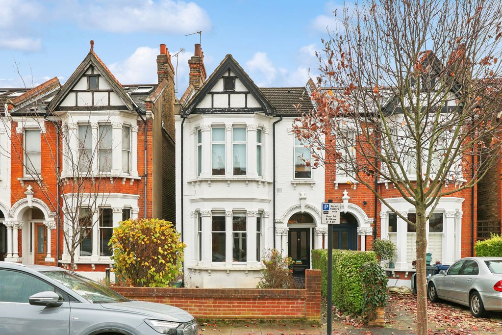 Property photo 2 of 10 External