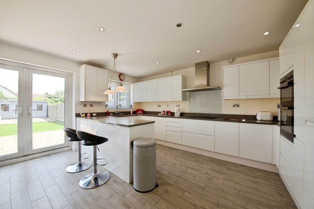 Property photo 2 of 17 Pbox-Img.Jpg