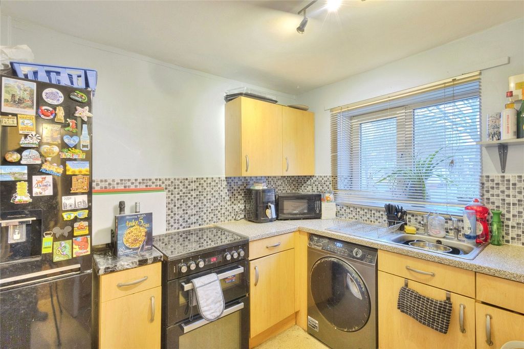 Property photo 3 of 15 Kitchen