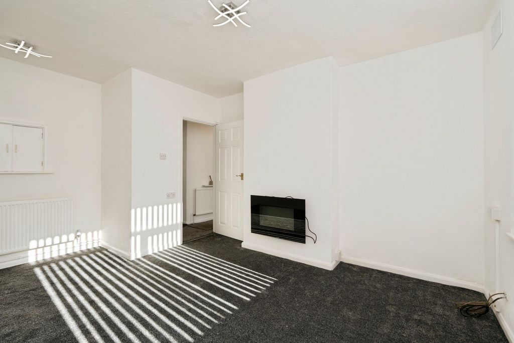Property photo 3 of 16 Living Room