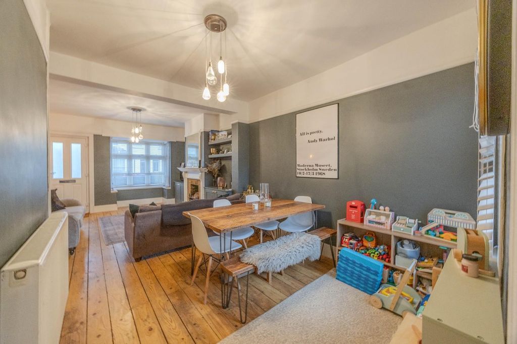 Property photo 3 of 26 Dining