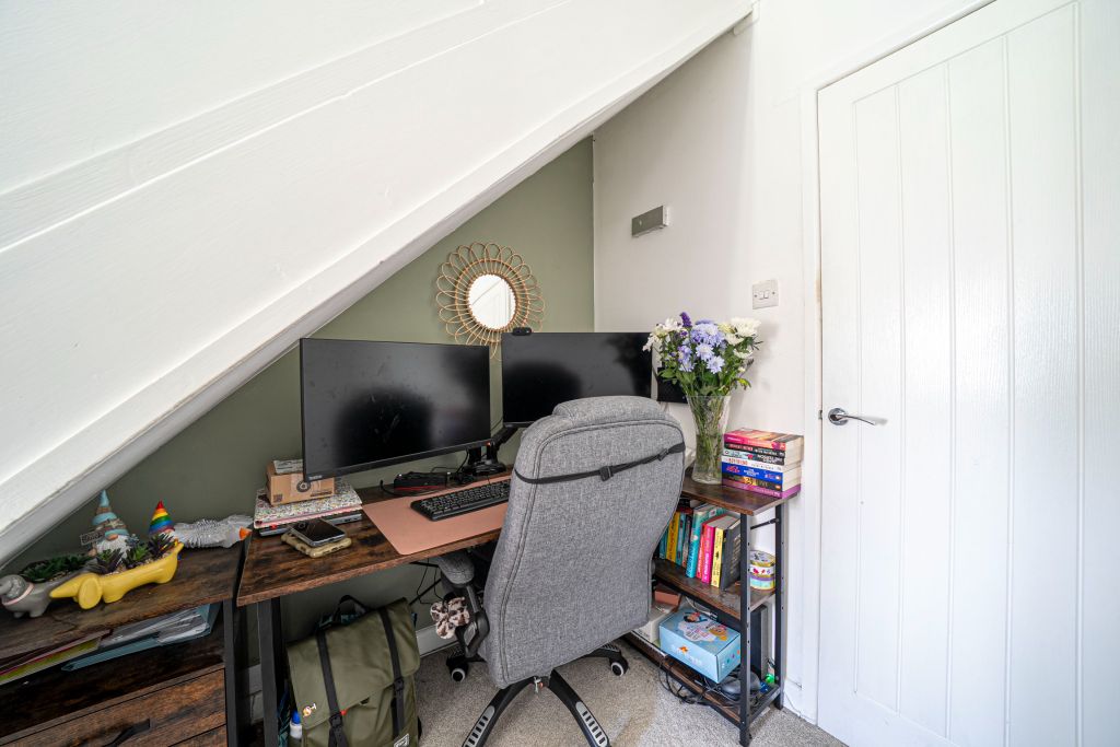 Property photo 2 of 24