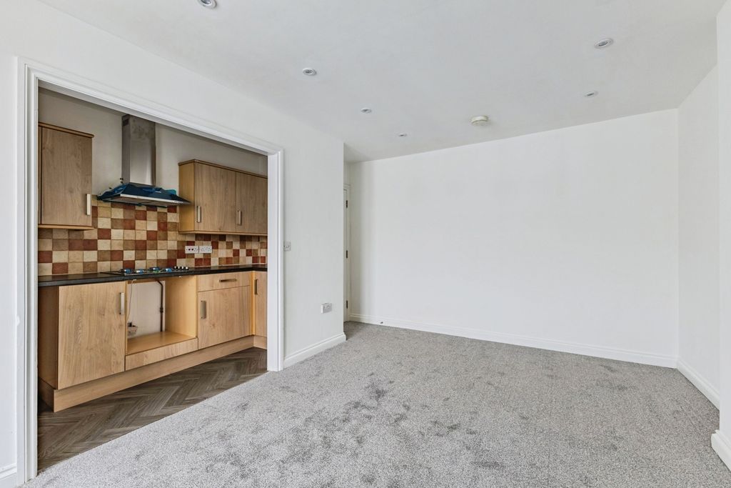 Property photo 3 of 13 Pbox-Img.Jpg