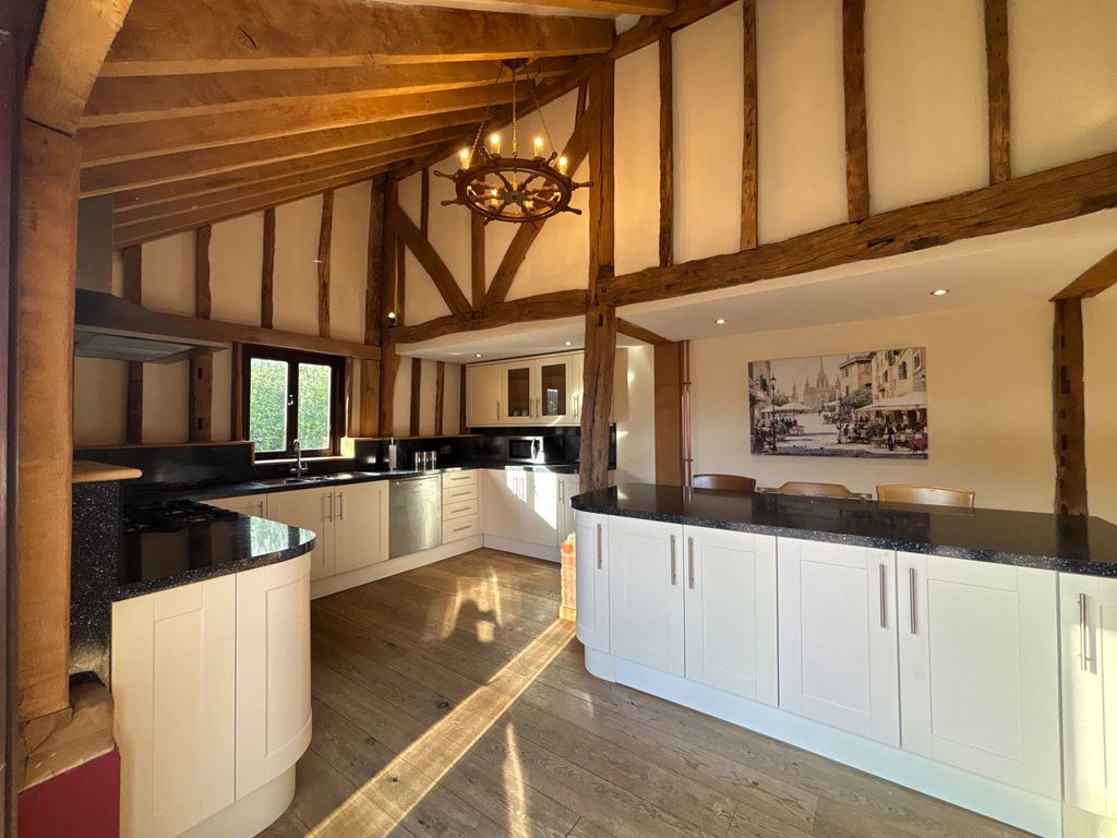 Property photo 3 of 18