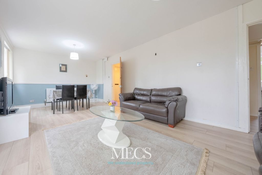 Property photo 1 of 7 4399671