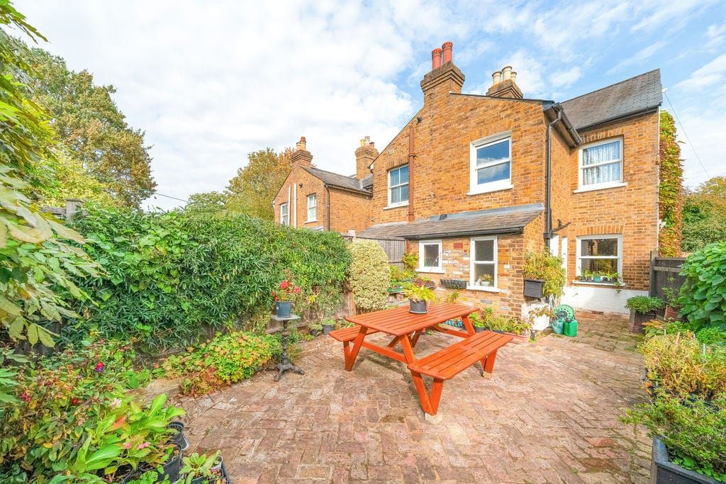 Property photo 2 of 17