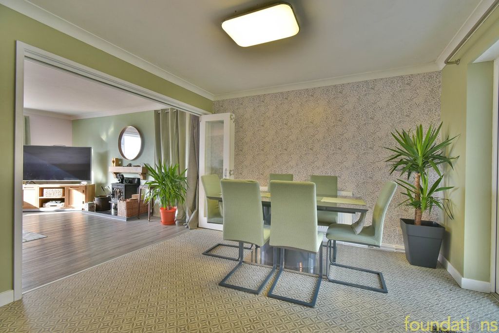 Property photo 3 of 24