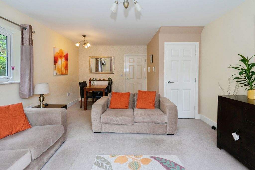 Property photo 3 of 18 Photo