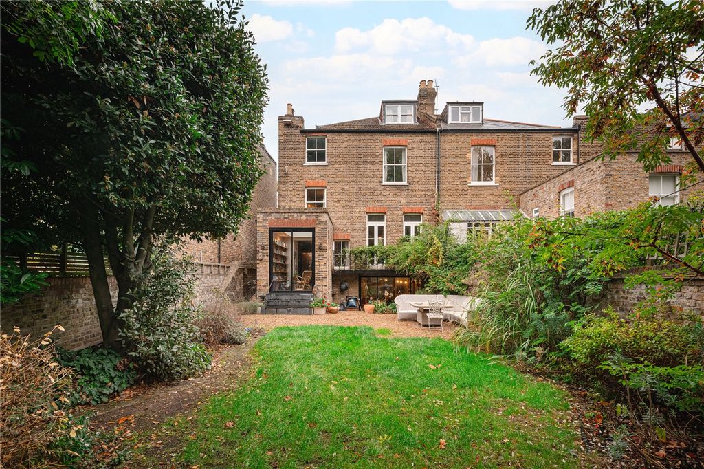 Property photo 2 of 29 Picture No. 69
