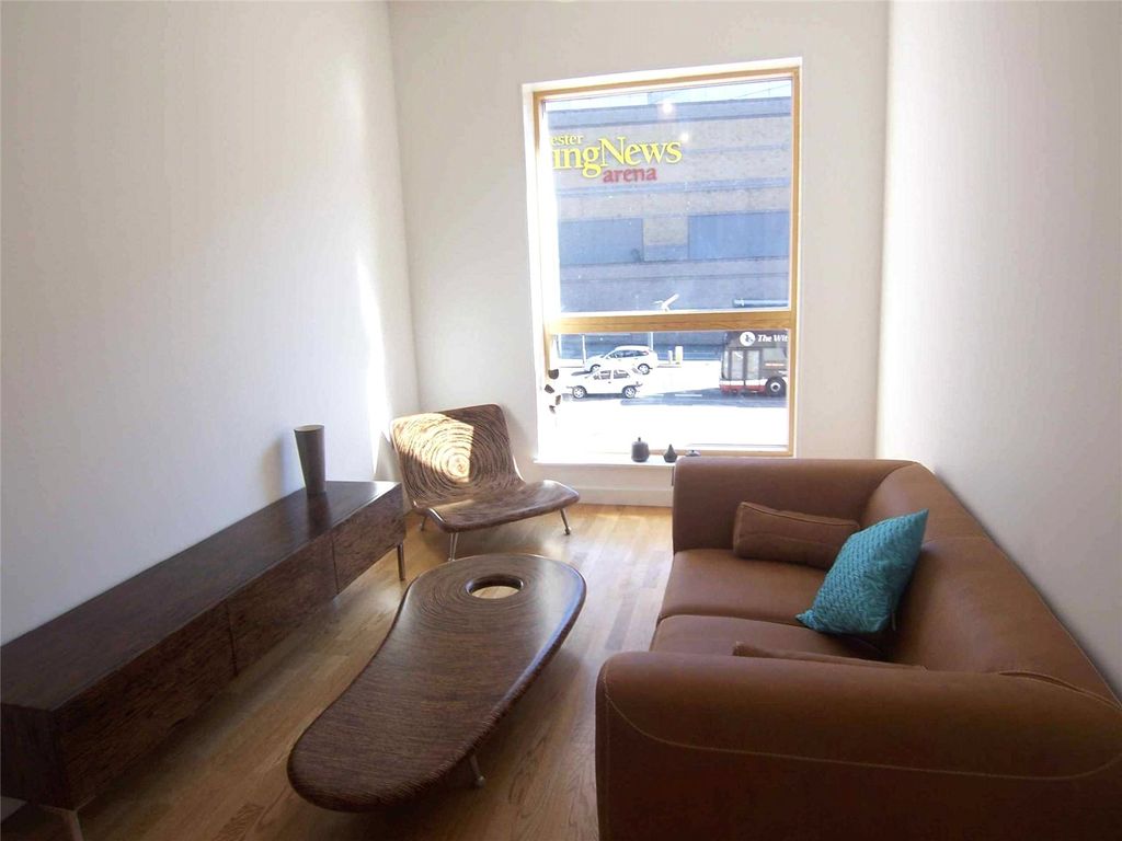 Property photo 2 of 10 Picture No. 03