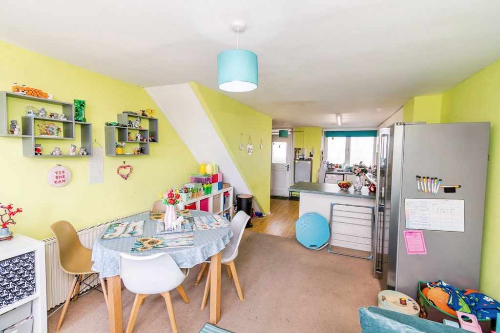 Property photo 3 of 11 Pbox-Img.Jpg