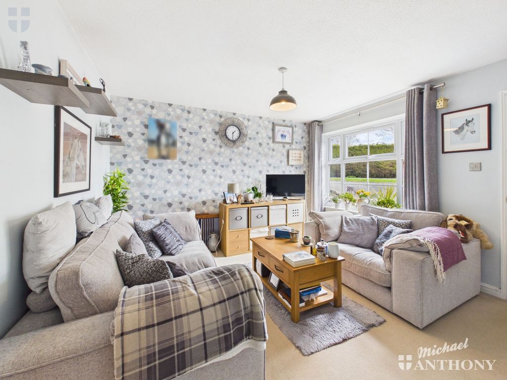 Property photo 2 of 10 Cam03852G0-Pr0612-Still006