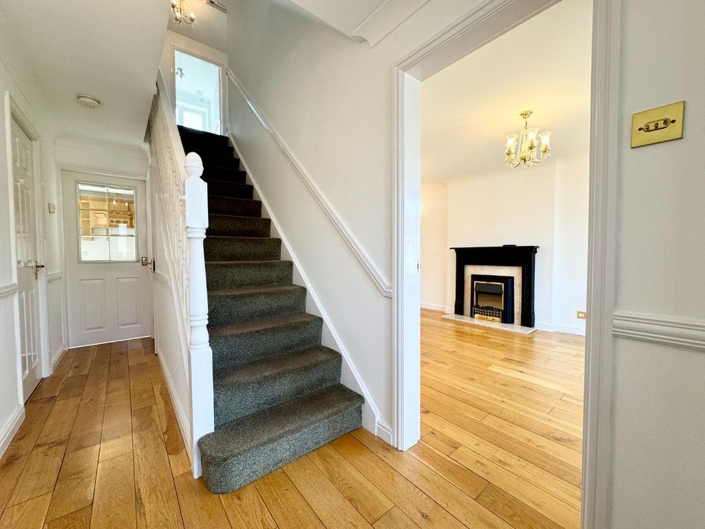 Property photo 2 of 23