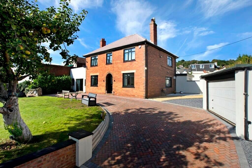 Property photo 1 of 33