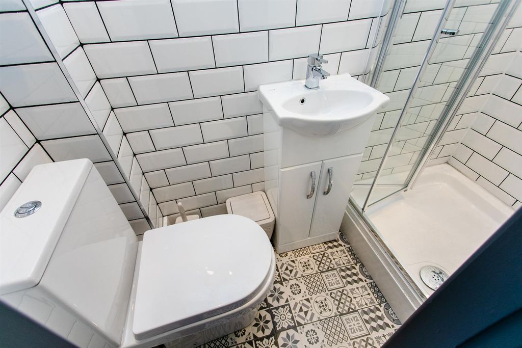 Property photo 3 of 8 52 Argyll Street-17.Jpg