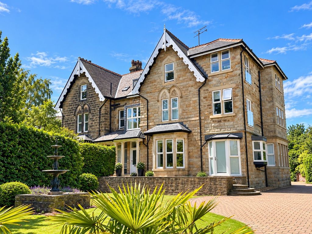 Property photo 1 of 10 Front