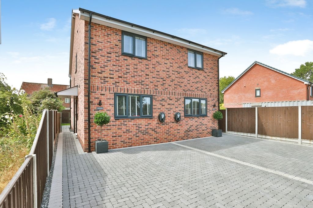 Property photo 1 of 17 Pbox-Img.Jpg