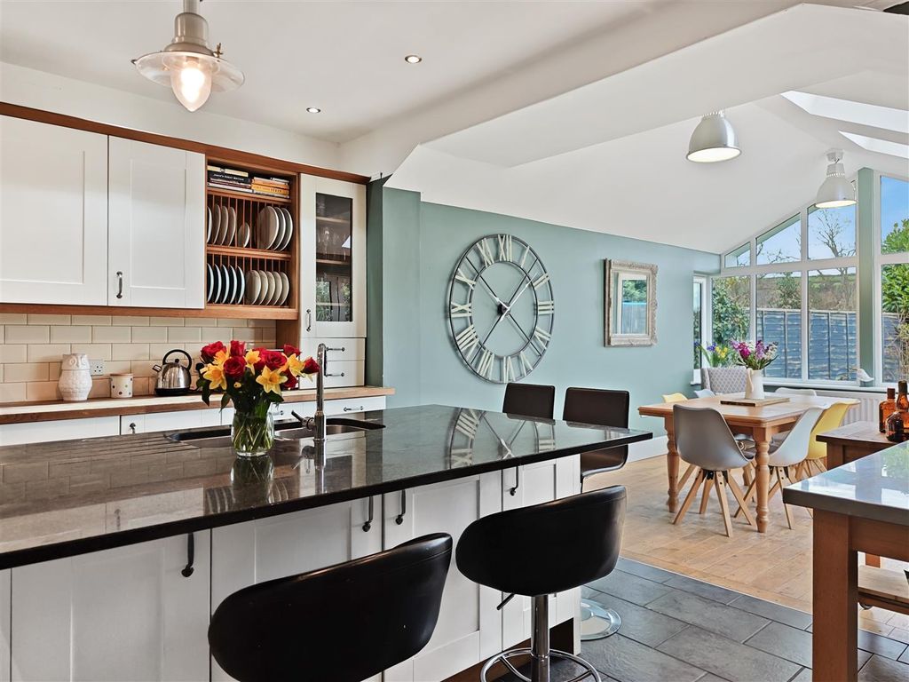 Property photo 3 of 27 33.Jpg