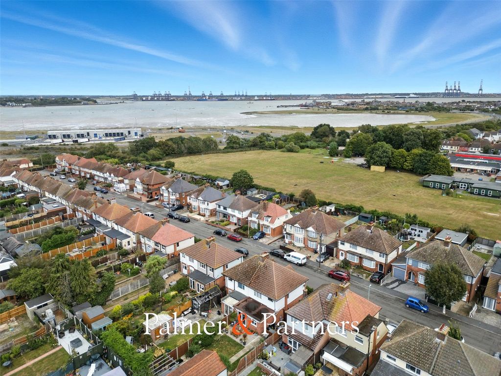 Property photo 1 of 24 Picture No. 02