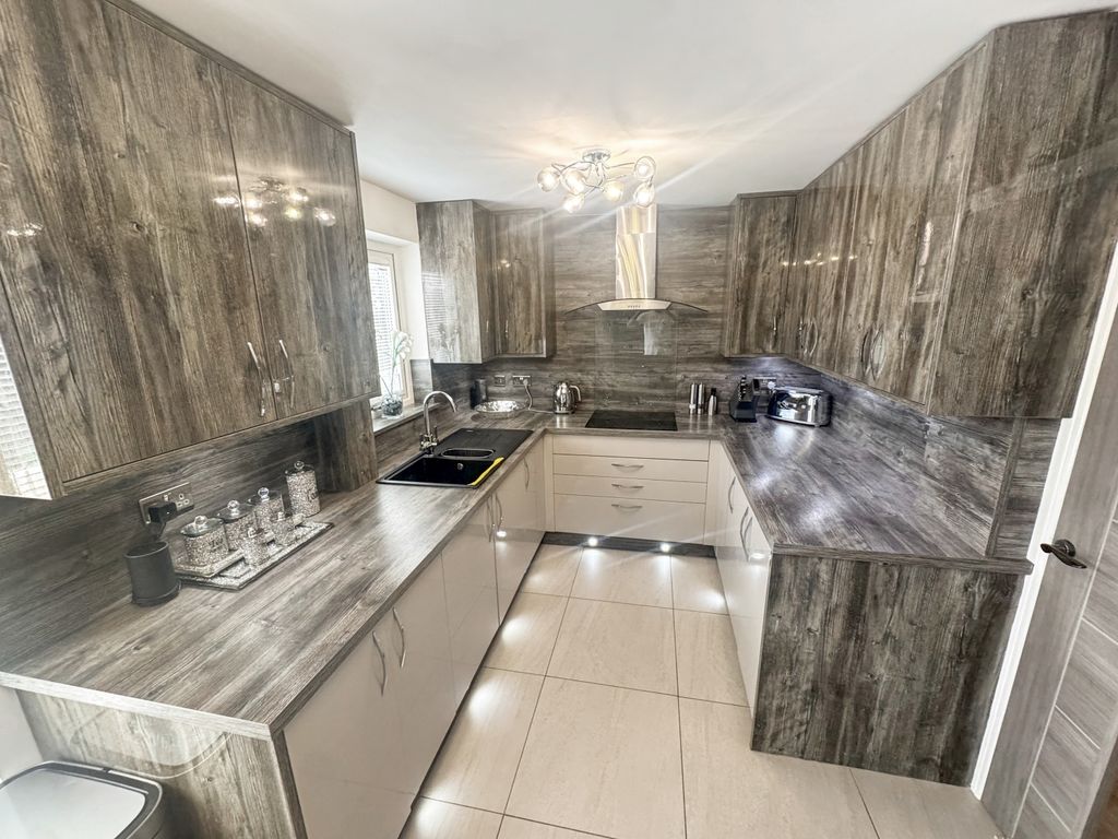 Property photo 3 of 16 Img_8263