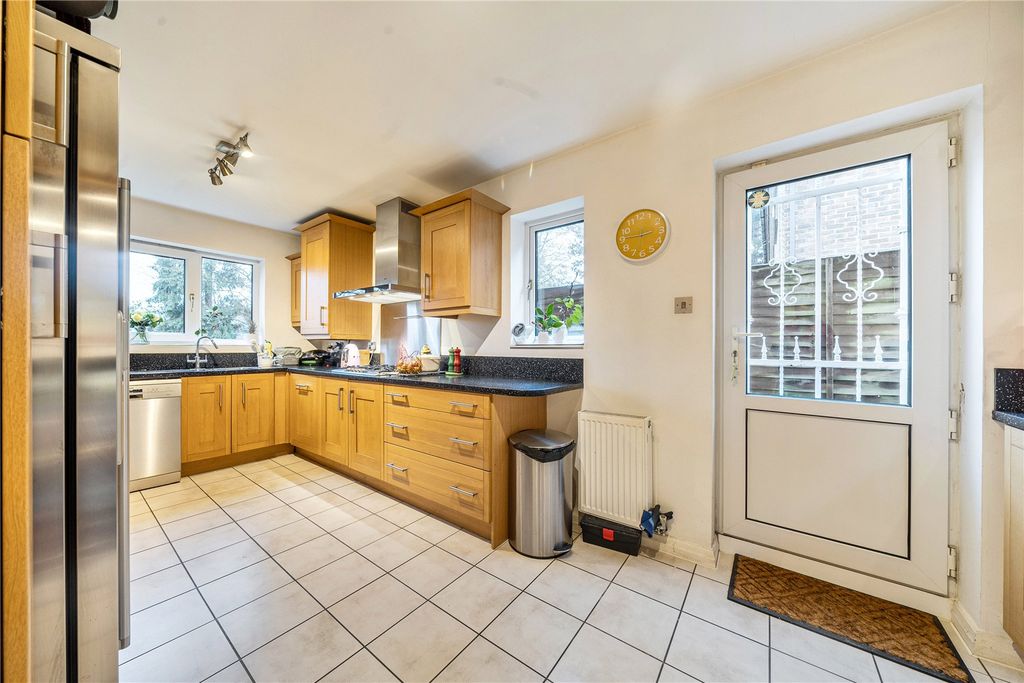 Property photo 3 of 17 Picture No. 16