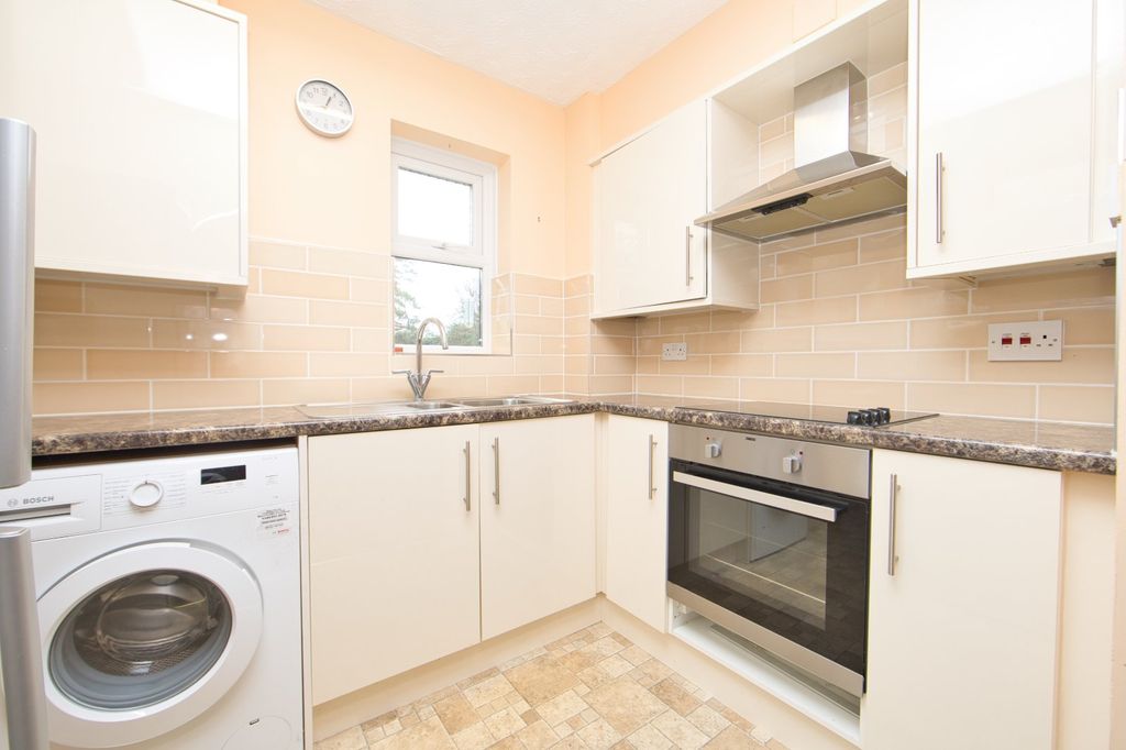 Property photo 2 of 7 Picture 2