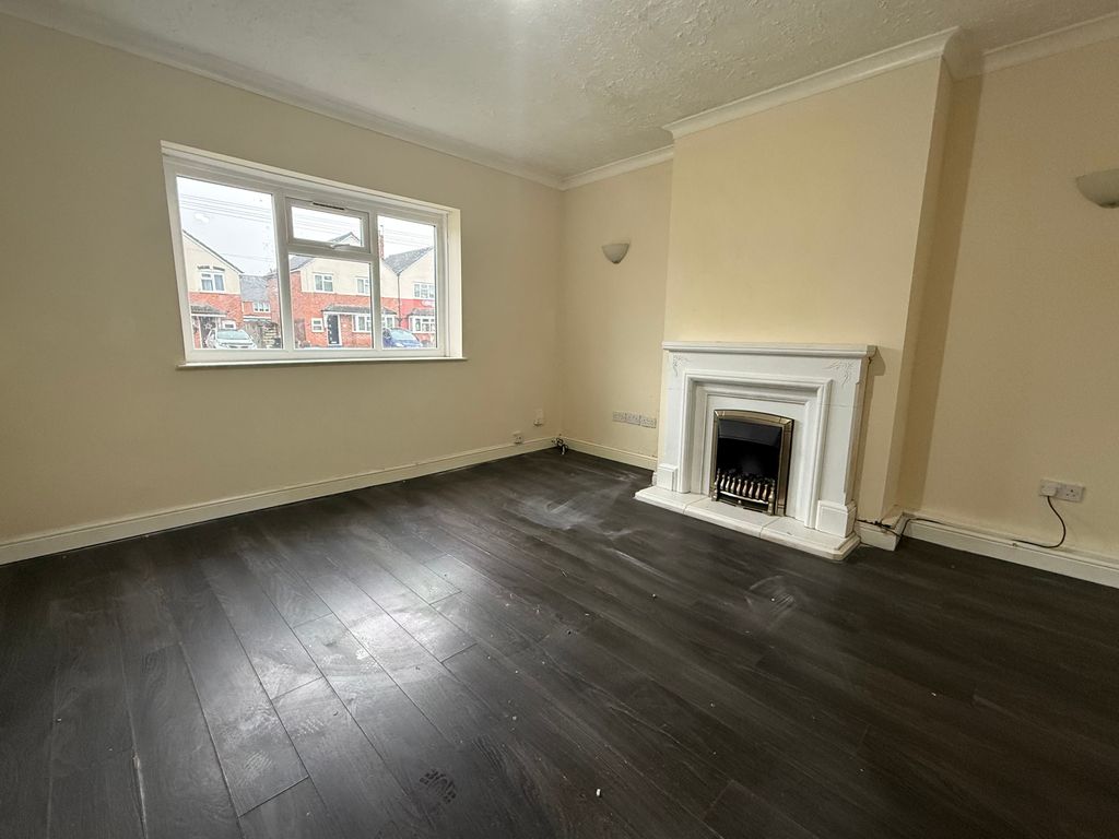 Property photo 2 of 17 Image