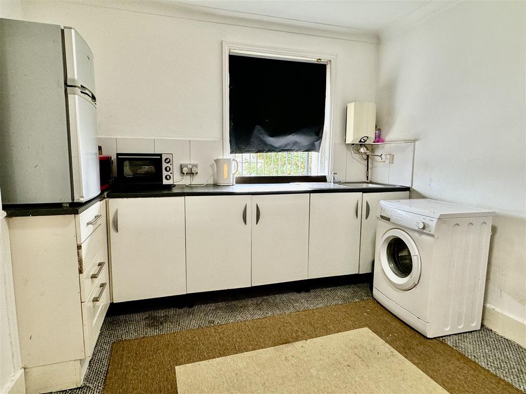 Property photo 3 of 5 Tempimageg2Vxmz.Jpg