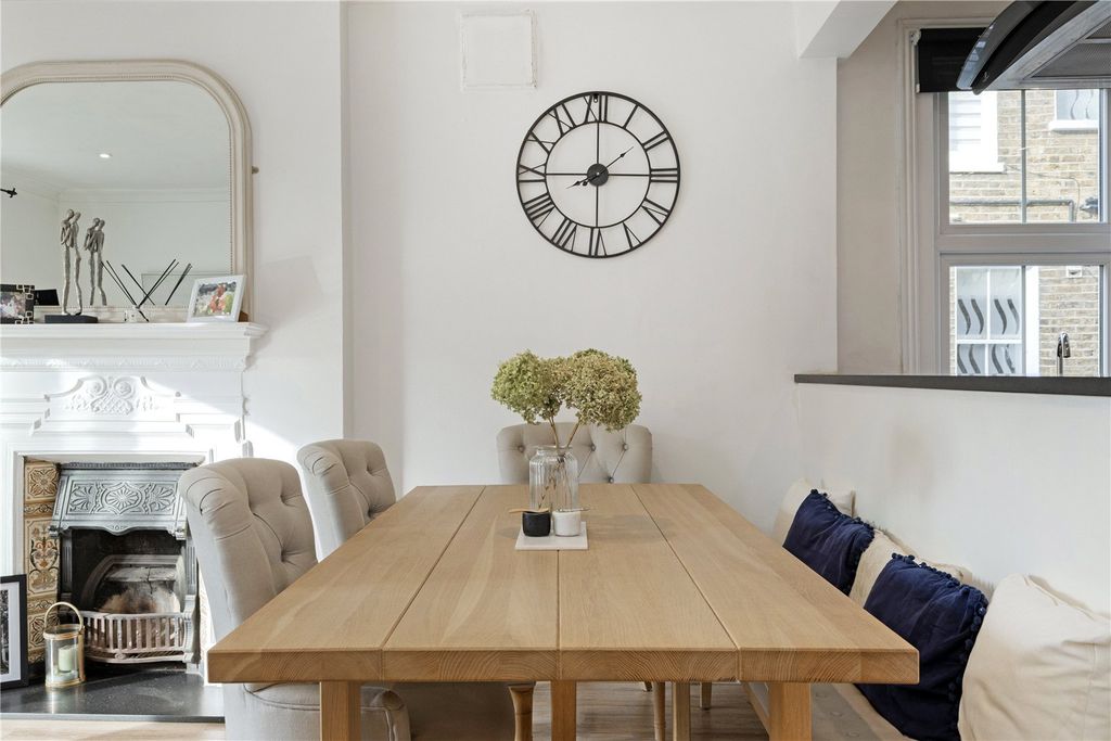 Property photo 3 of 12 Dining Area